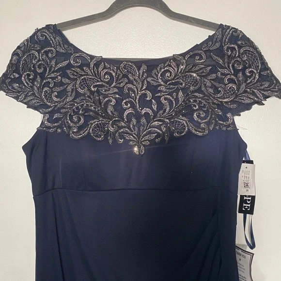 Xscape Gown - Picture 3 of 5